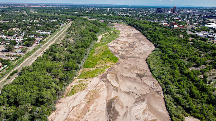 Dry Rio Grande riverbed in Albuquerque, NM during July 2022, by WWF.